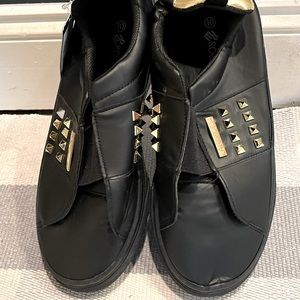 Black & Gold Rocawear Shoes